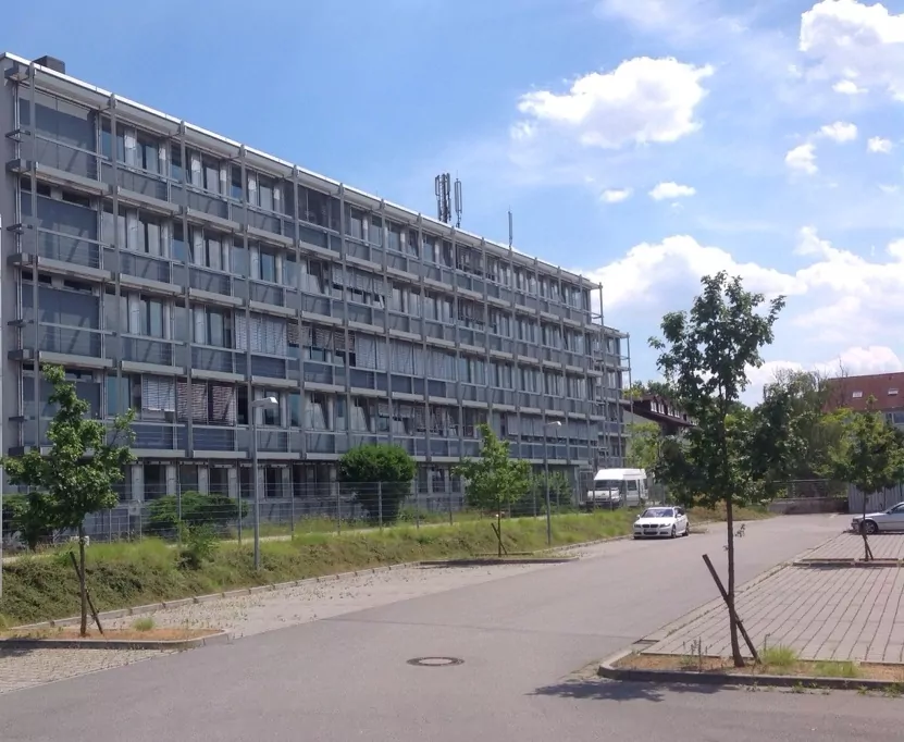 Außenansicht des Gebäudes auf der neuen Bergstraße in Alsbach-Hähnlein