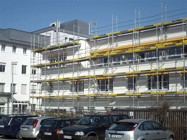 Außenansicht der Krankenhauserweiterung in Altdorf