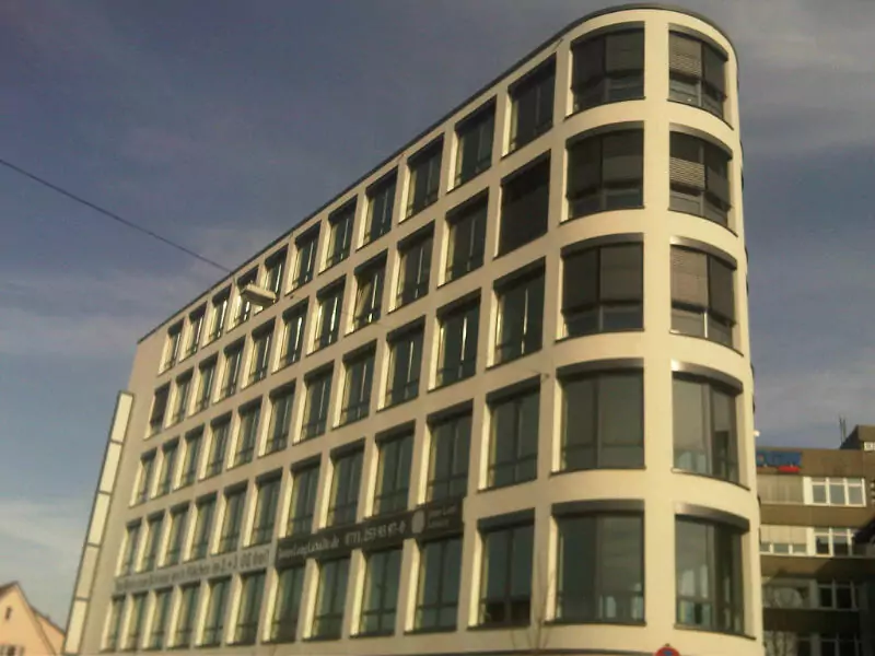 Außenansicht des Bürogebäudes in der Jahnstraße in Stuttgart