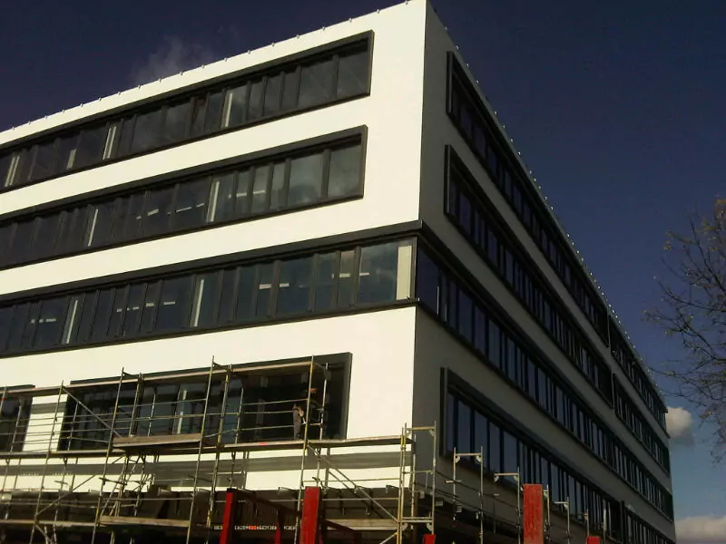 Außenansicht des Bürogebäudes in der Taunusstraße in München