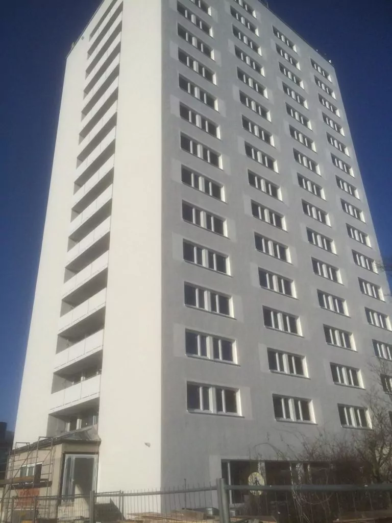 Außenansicht eines Grundig-Turmes in Nürnberg
