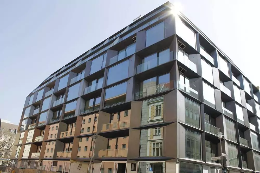 Außenansicht des WGH LUX Gebäudes in Berlin
