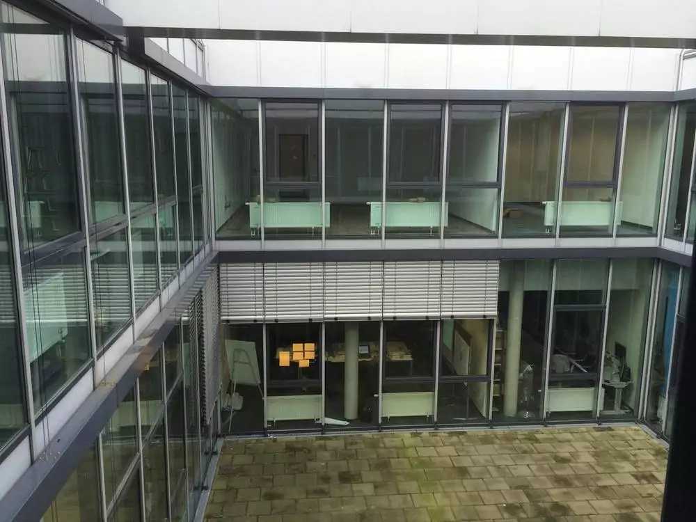 Fensterfront des Envia Hauses in Chemnitz