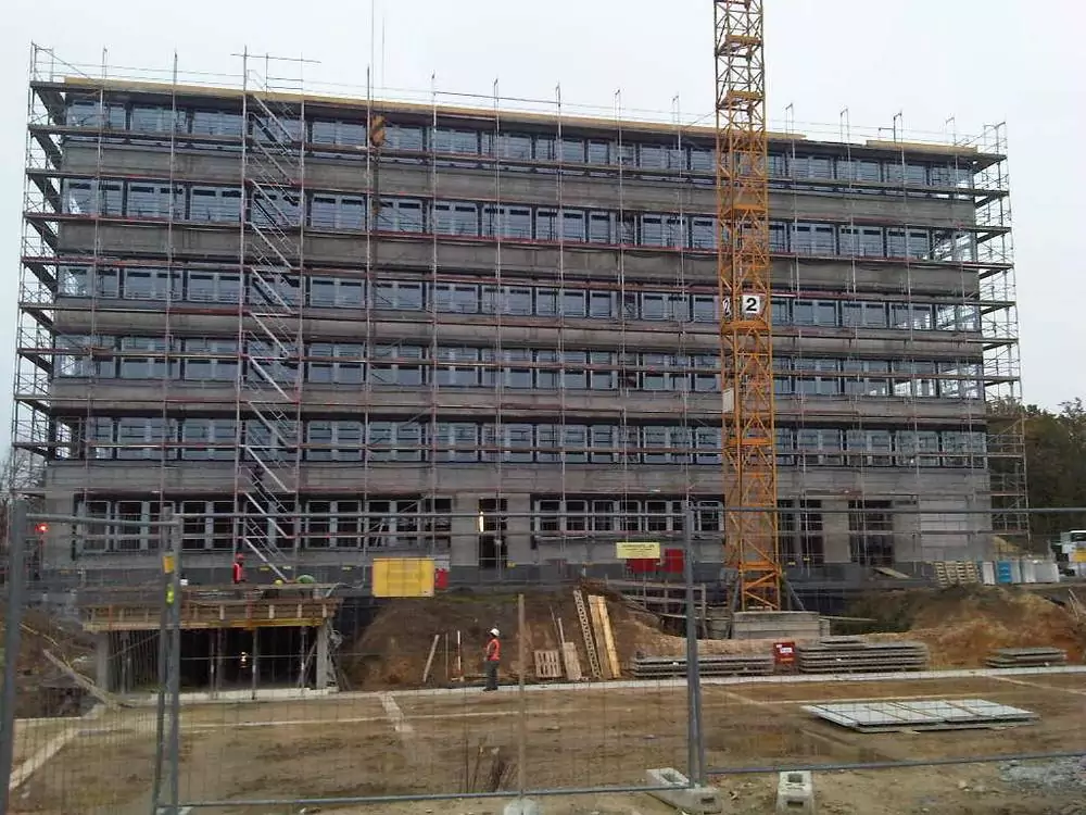 Außenansicht des Bürogebäudes in Neu-Isenburg