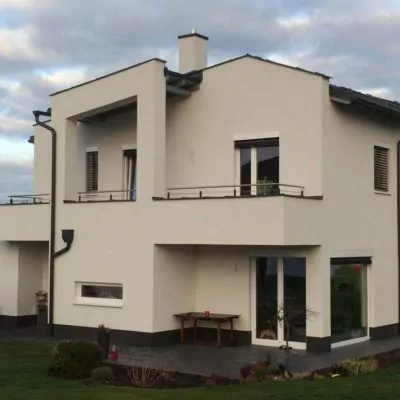 Haus mit Raffstoren