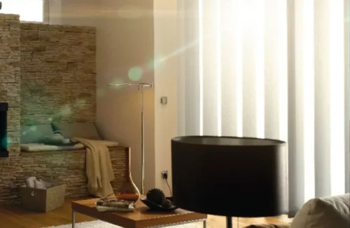 Wohnzimmer mit Vertikalen Stores